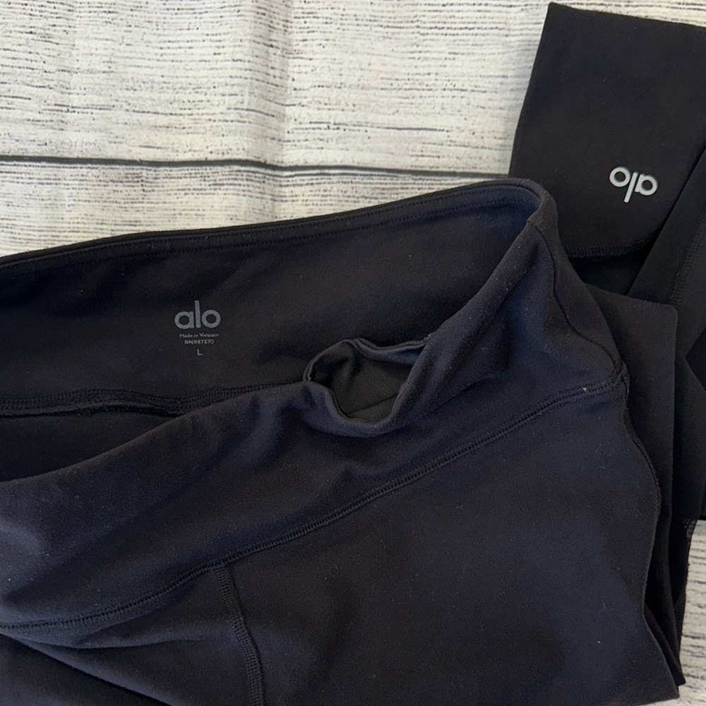 ALO Yoga Black Mesh Leggings - Picture 10 of 16